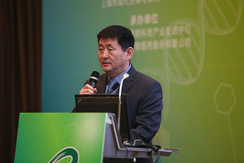 欧博ABG生物部副总裁汪俊博士为聚会作精彩开场