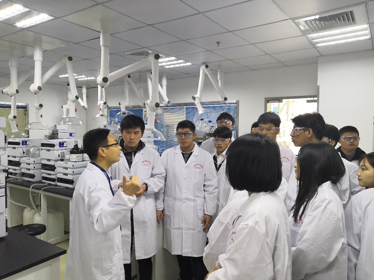 走进欧博ABG，，，，，，，与学子共话生长